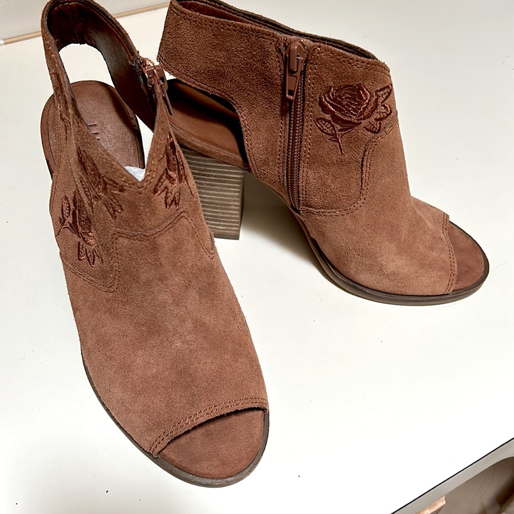 Lucky Brand Ankle Boot Leather Roses Suede Festival Block Heel 7 Brown
